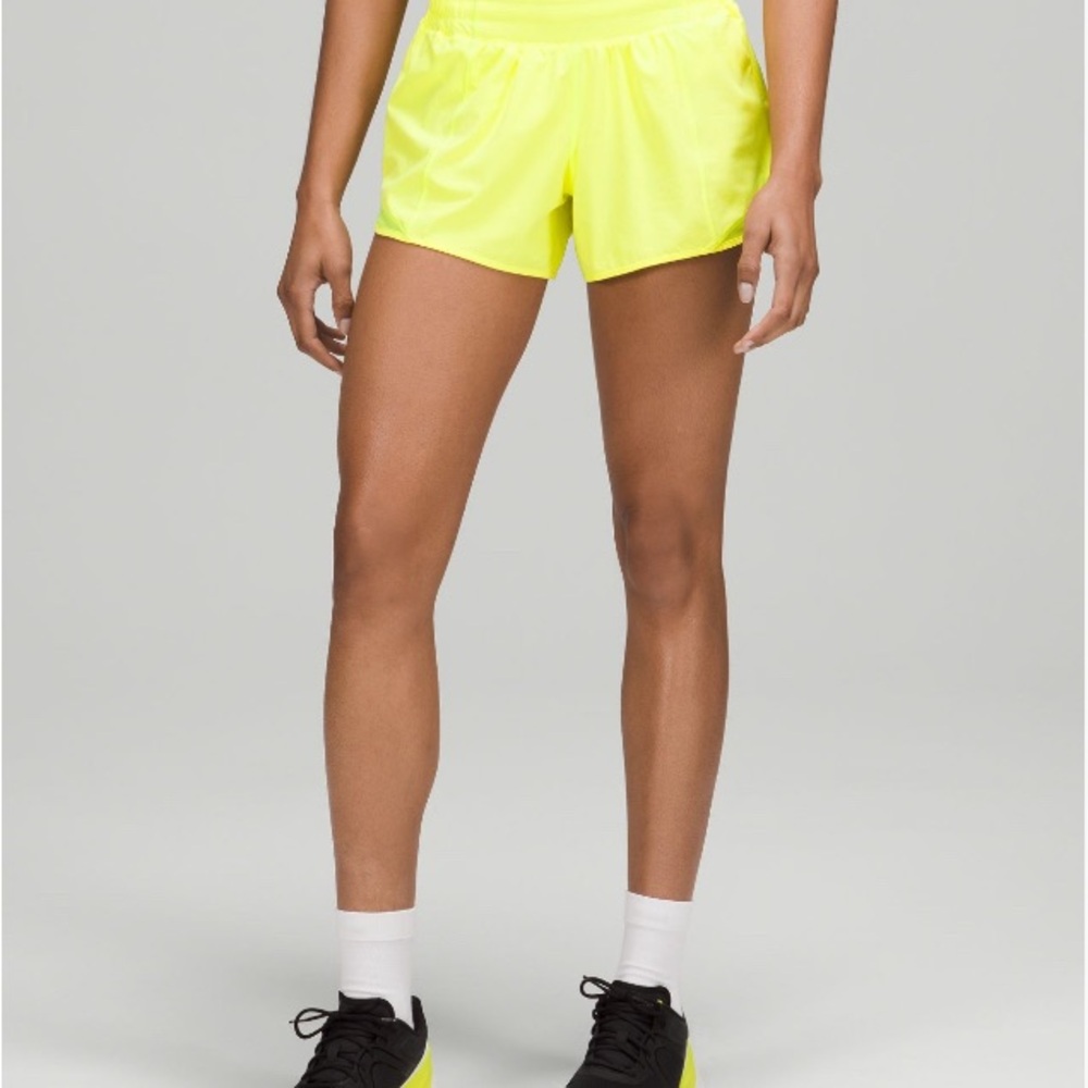 Lululemon Hotty Hot Low-Rise Lined Short 4". Electric Lemon size 6